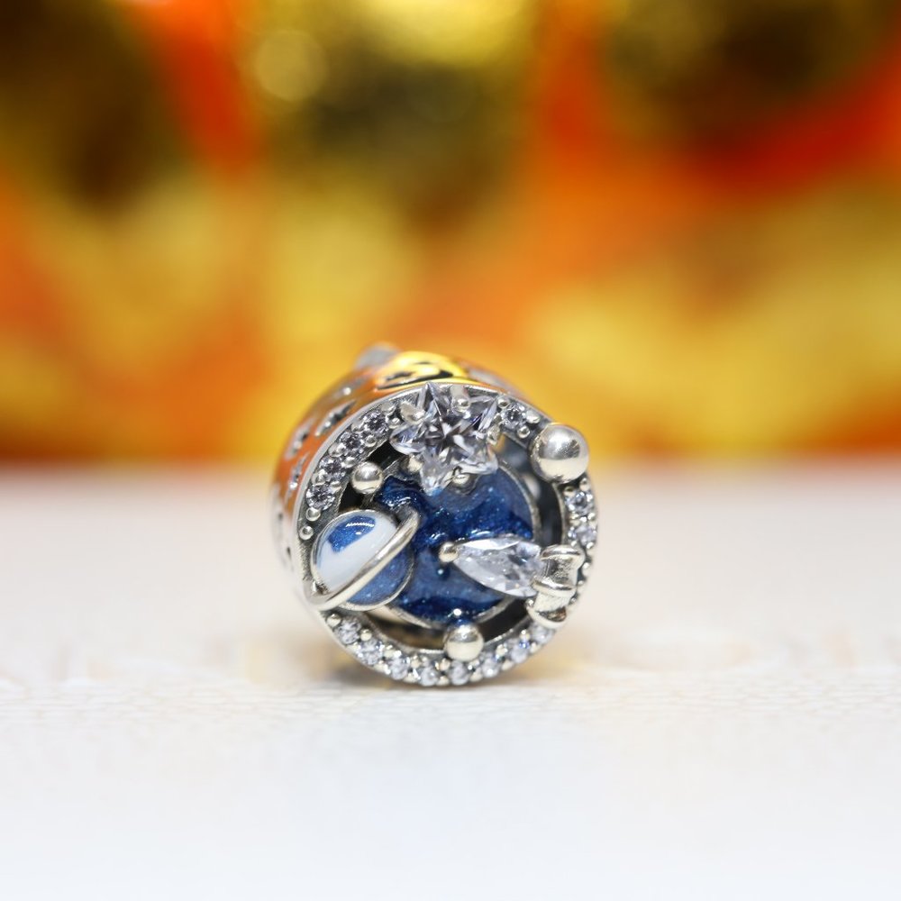 PANDORA A TRIP TO THE GALAXY CHARM 790028C01